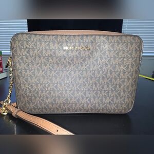 Michael Kors Jet Set Crossbody Bag